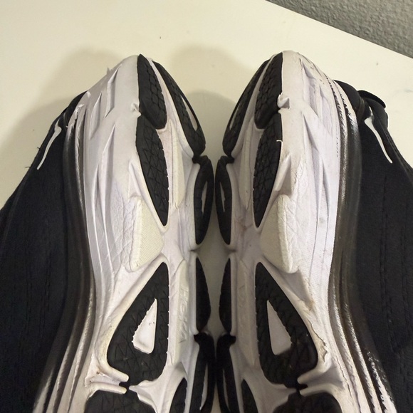 Hoka Bondi 8 Men's Black Athletic Shoes - Picture 6 of 10